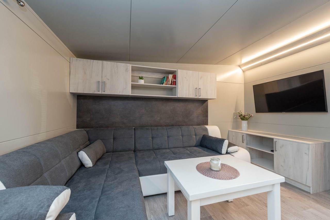Camp Bepo Hotel Pakoštane Eksteriør billede